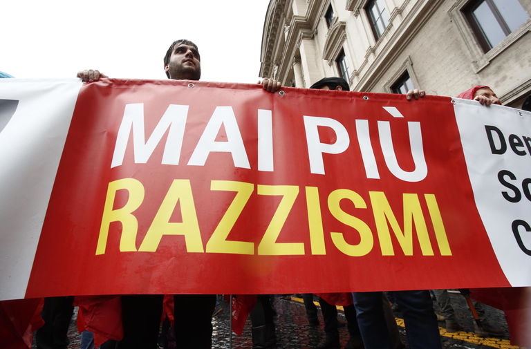 appuntamenti preferenze razzistacosa fare se stai uscendo con qualcuno, ma come qualcun altro
