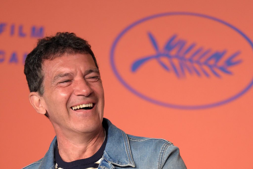 L'attore spagnolo Antonio Banderas durante una conferenza stampa a Cannes, 18 maggio 2019. Epa/Antony Jones/ Pool
