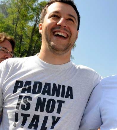 Il tricolore lo uso come carta igienica», il post bufala su Matteo Salvini  - Open