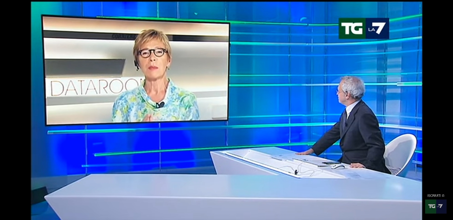 Lo studio del Tg La7 va a fuoco, Mentana lo annuncia in diretta Il