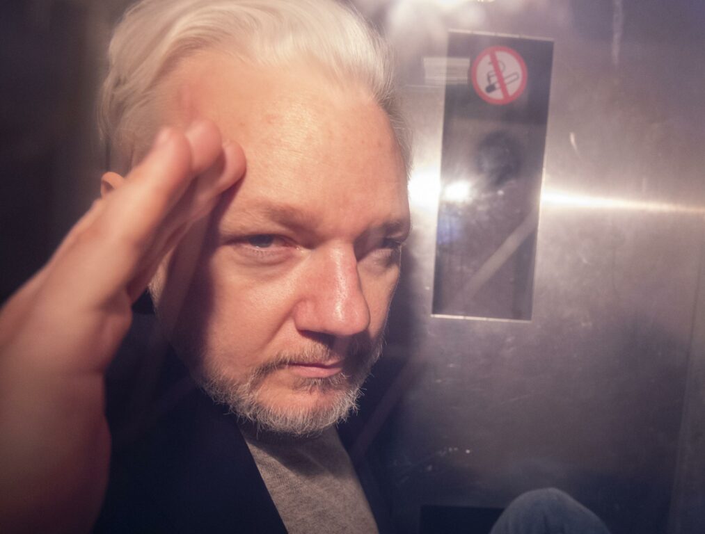 Risultato immagini per Julian Assange