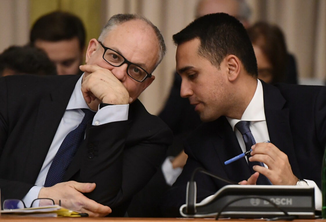 Coronavirus, ultime notizie – 11mila morti in tutta Italia, dimezzati in un giorno i nuovi casi positivi. E ...
