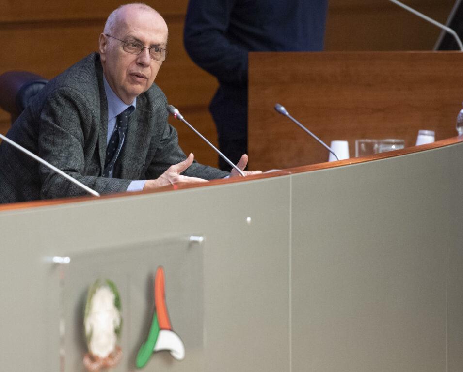 La risatina del Professor Rezza: La risatina del Professor Rezza: