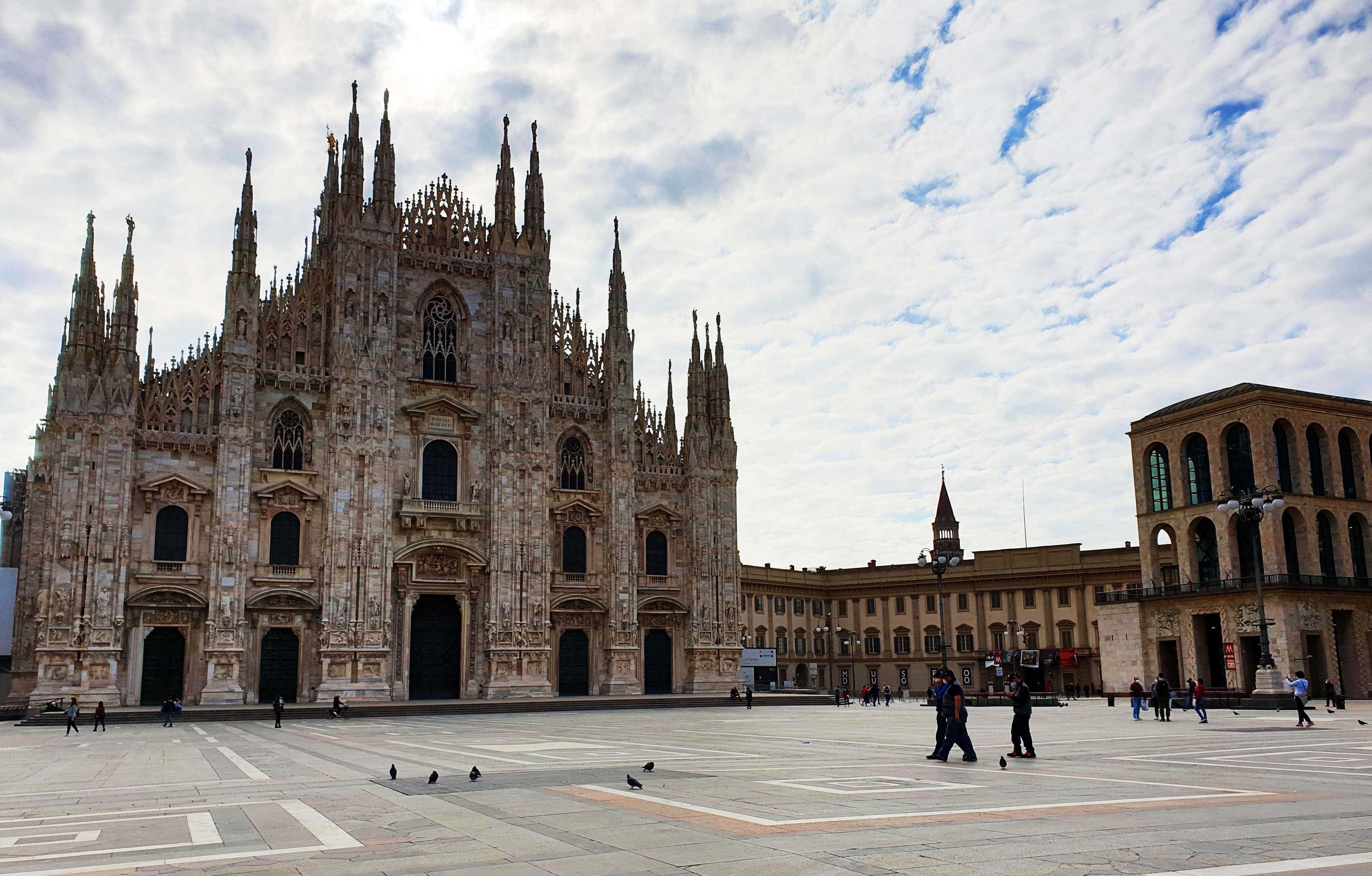 Coronavirus, in Lombardia aumentano i ricoveri ordinari (+118). I decessi sono 77 in 24 ore Coronavirus, in Lombardia aumentano i ricoveri ordinari (+118). I decessi sono 77 in 24 ore
