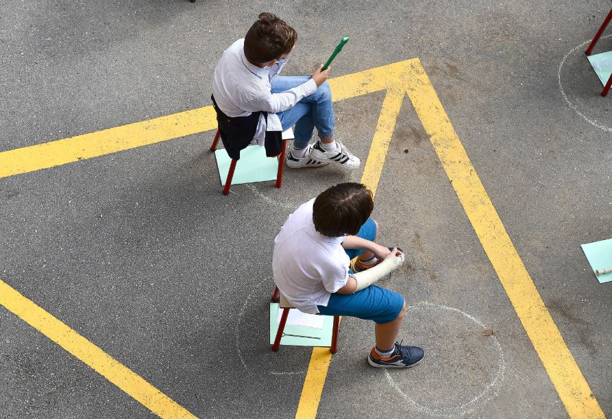 Buio pesto sul primo giorno di scuola: la campanella rischia di suonare dopo il 23 settembre