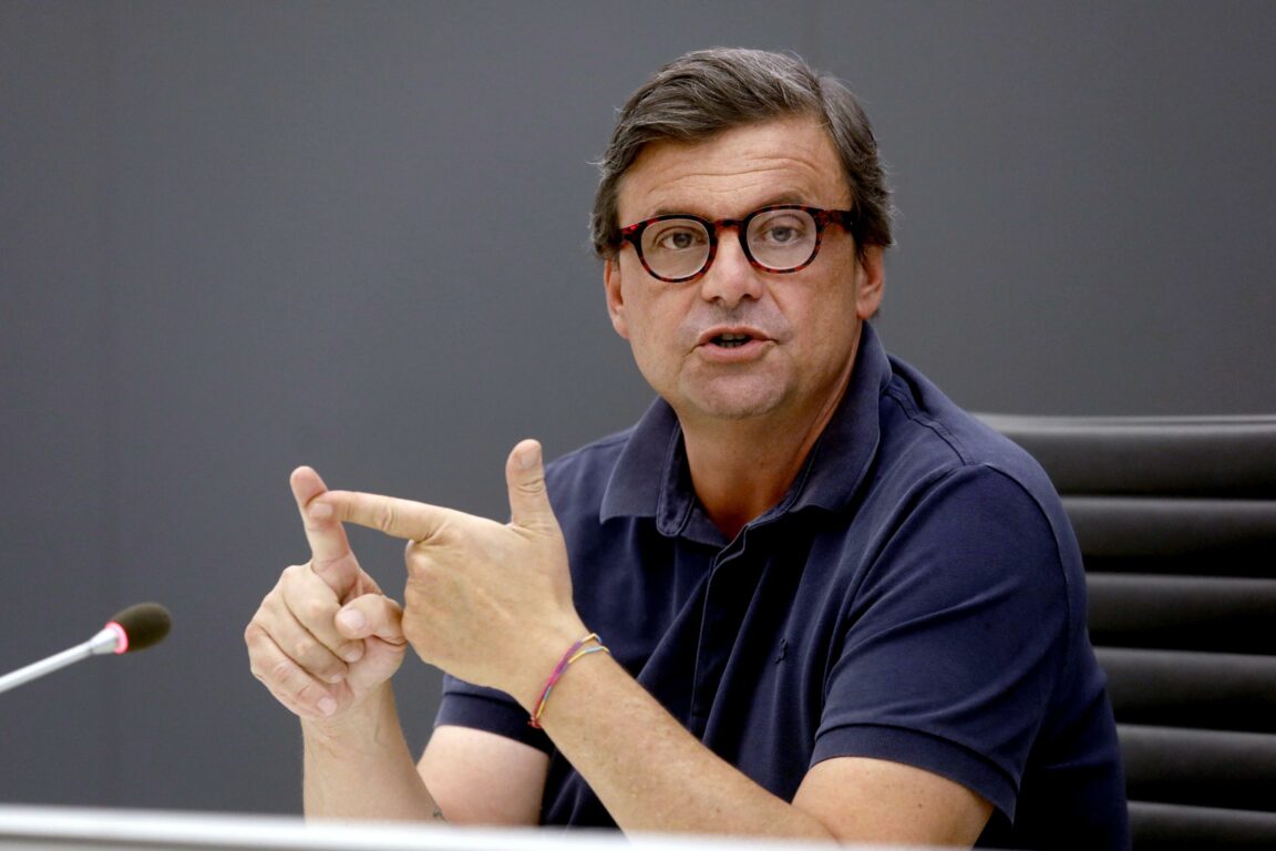 Luca Bizzari è stato per un giorno il social media manager di Calenda