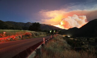Thousands evacuated as Apple Fire burns east of Los Angeles Cherry Valley, Los Angeles