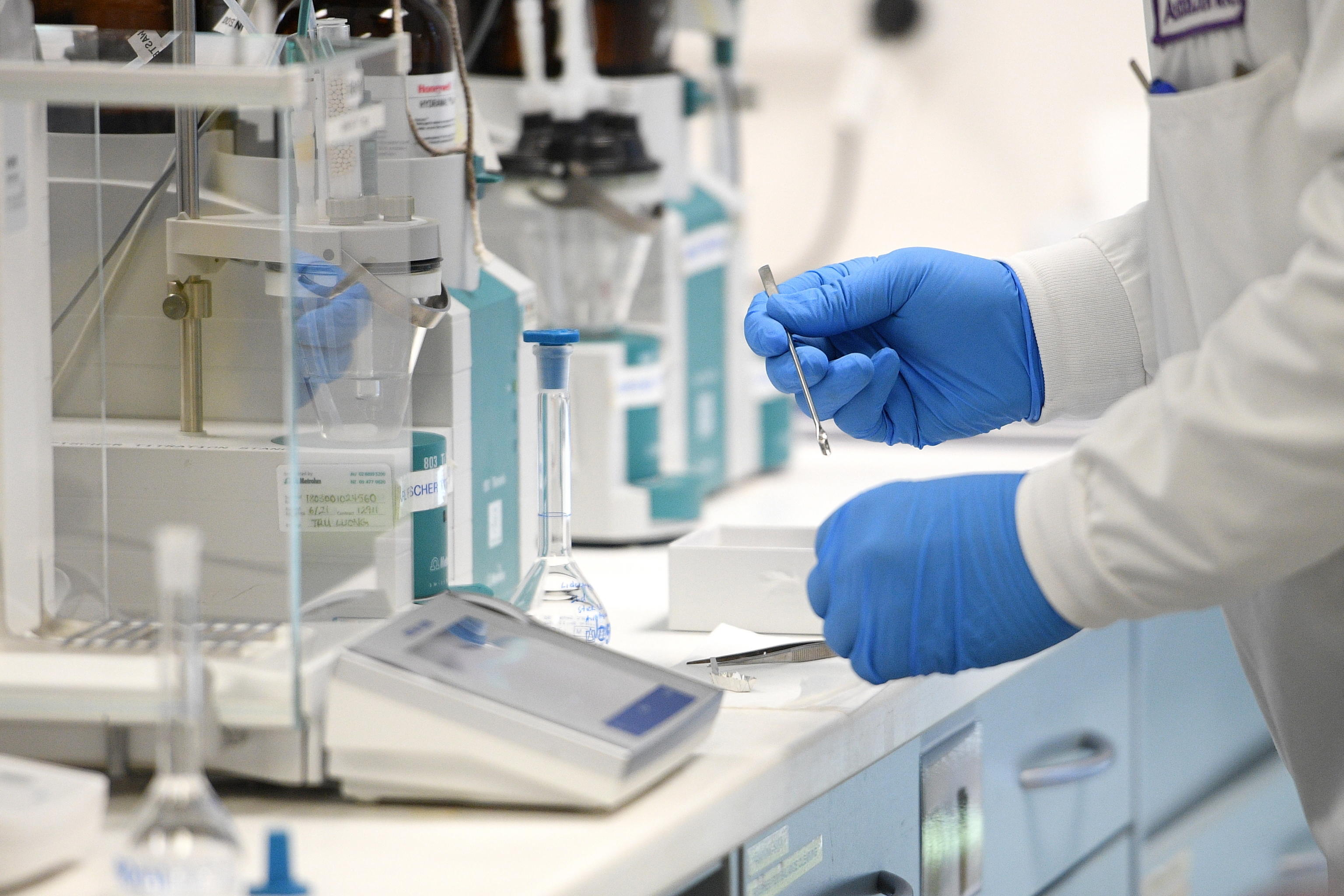 «Il vaccino di AstraZeneca è efficace su tutte le fasce d’età»: il Regno Unito smentisce le indiscrezioni tedesche «Il vaccino di AstraZeneca è efficace su tutte le fasce d’età»: il Regno Unito smentisce le indiscrezioni tedesche