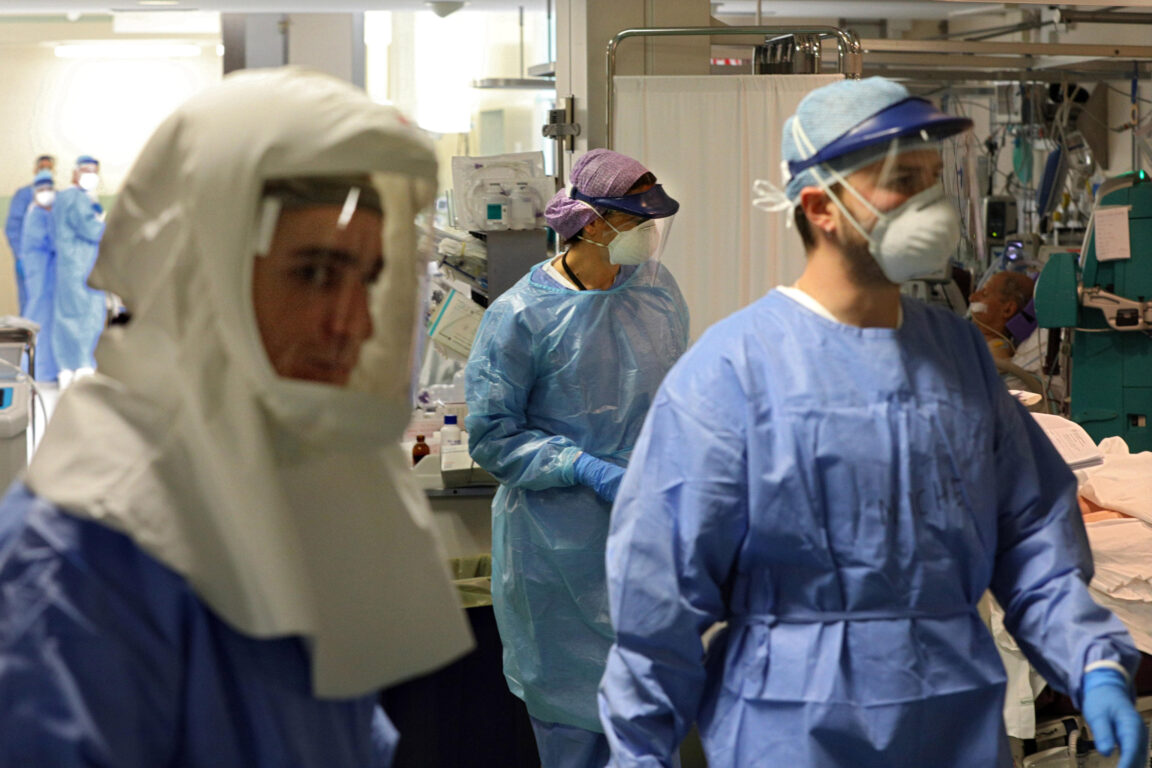 Un reparto Covid del Policlinico S.Orsola-Malpighi a Bologna
