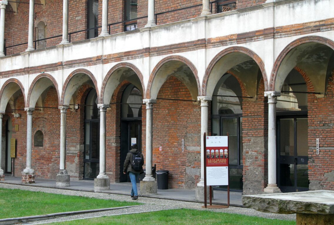 Uno dei chiostri dell'Università Statale di Milano