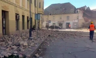 ++ Terremoto Croazia: gravi danni a Petrinja, edifici crollati + ++ Terremoto Croazia: gravi danni a Petrinja, edifici crollati +