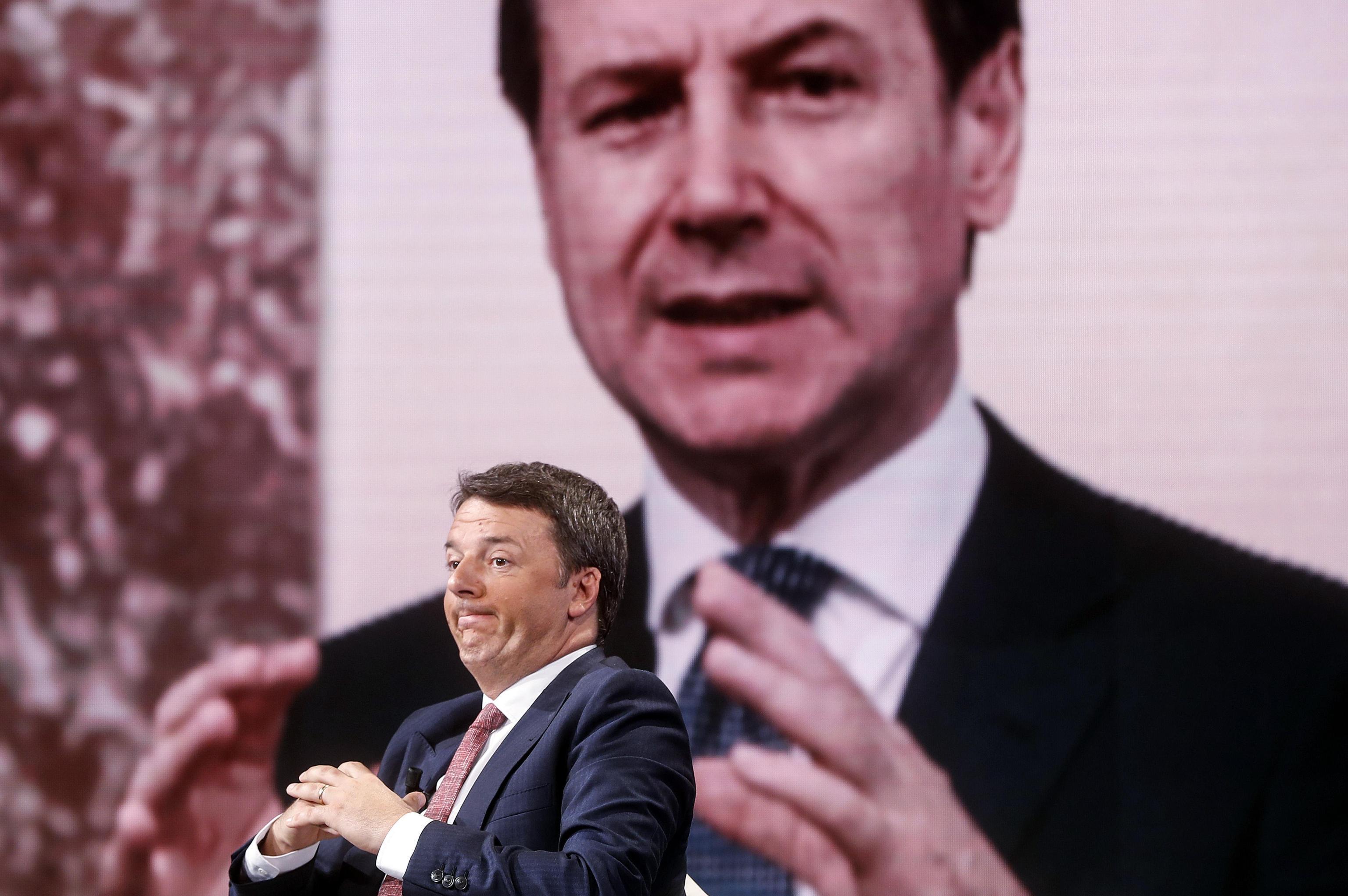 Conte, oggi le dimissioni: salirà al Quirinale, poi al lavoro per governo ter. Cominciata la caccia ai responsabili Conte, oggi le dimissioni: salirà al Quirinale, poi al lavoro per governo ter. Cominciata la caccia ai responsabili