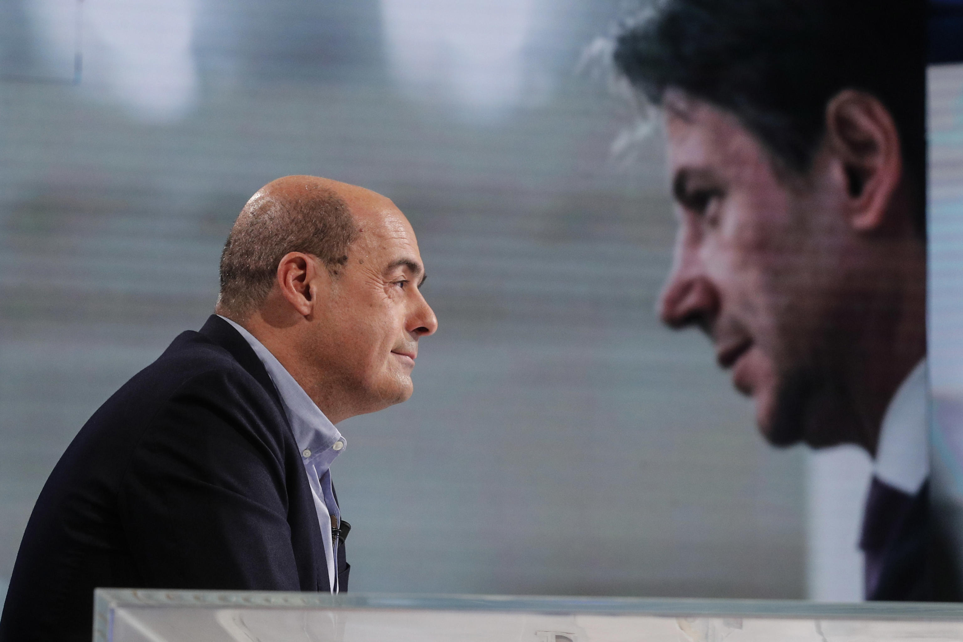 Crisi di governo, i dubbi di Zingaretti sul voto al Senato: «Strada strettissima. Numeri angusti e compagine complessa» Crisi di governo, i dubbi di Zingaretti sul voto al Senato: «Strada strettissima. Numeri angusti e compagine complessa»