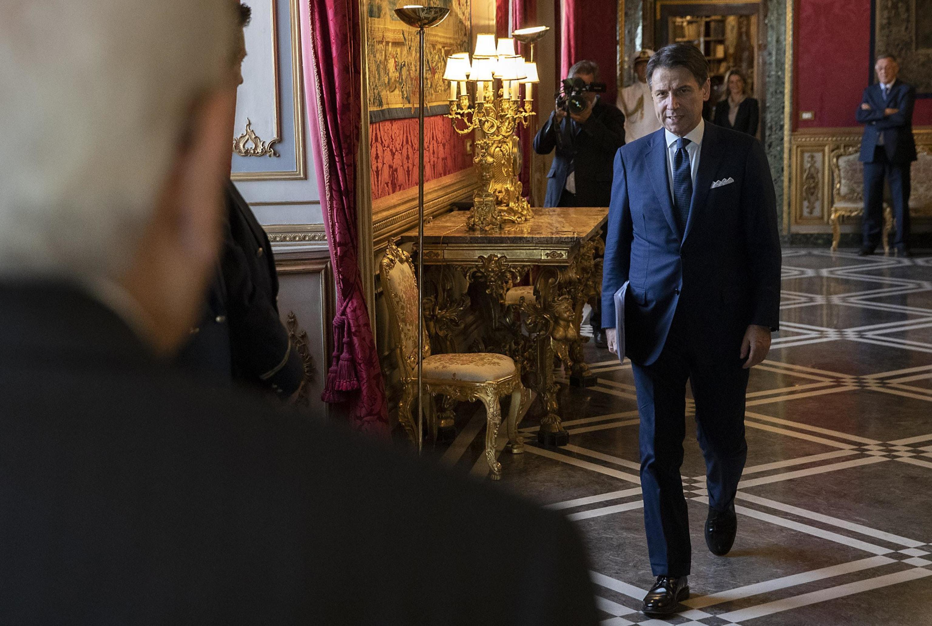 Crisi di governo, 50 minuti di incontro tra Conte e Mattarella. Il premier prova a prendere tempo Crisi di governo, 50 minuti di incontro tra Conte e Mattarella. Il premier prova a prendere tempo