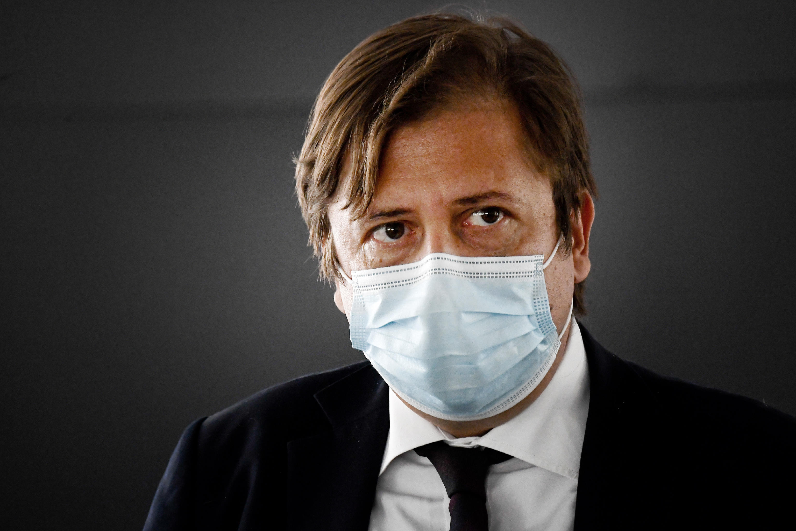 Coronavirus, Sileri: «Il vaccino per gli over 80 slitta di 4 settimane, di 8 settimane per gli altri. Da domani le dosi per i richiami» Coronavirus, Sileri: «Il vaccino per gli over 80 slitta di 4 settimane, di 8 settimane per gli altri. Da domani le dosi per i richiami»