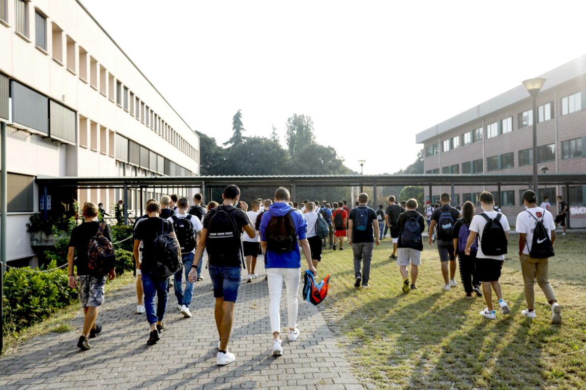 Scuola, in Lombardia dal 26 ottobre solo didattica a distanza per le