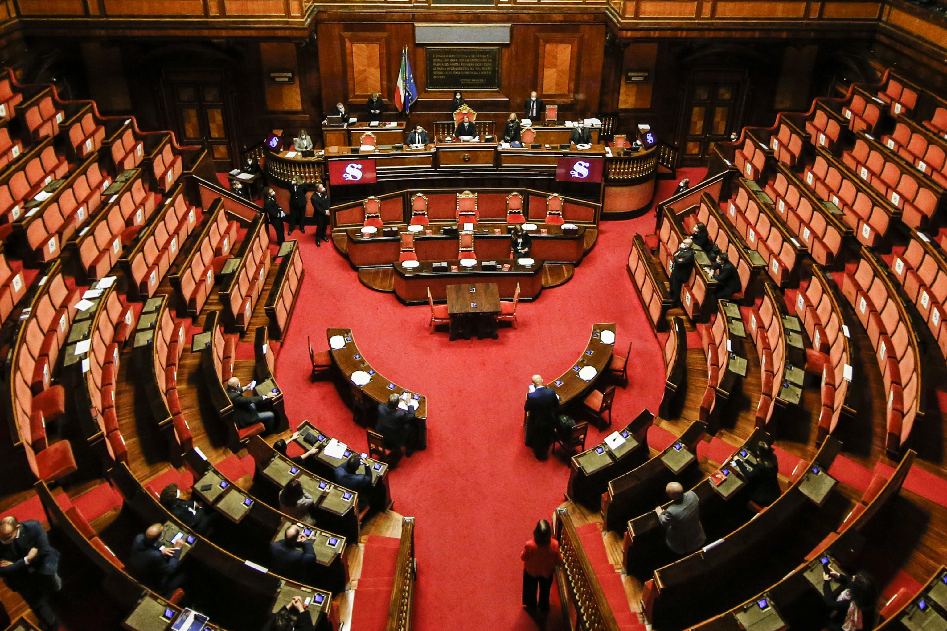 Via libera allo scostamento di bilancio. Italia viva: «La nostra è un’apertura al dialogo, ma ora basta coi provvedimenti tampone» Via libera allo scostamento di bilancio. Italia viva: «La nostra è un’apertura al dialogo, ma ora basta coi provvedimenti tampone»