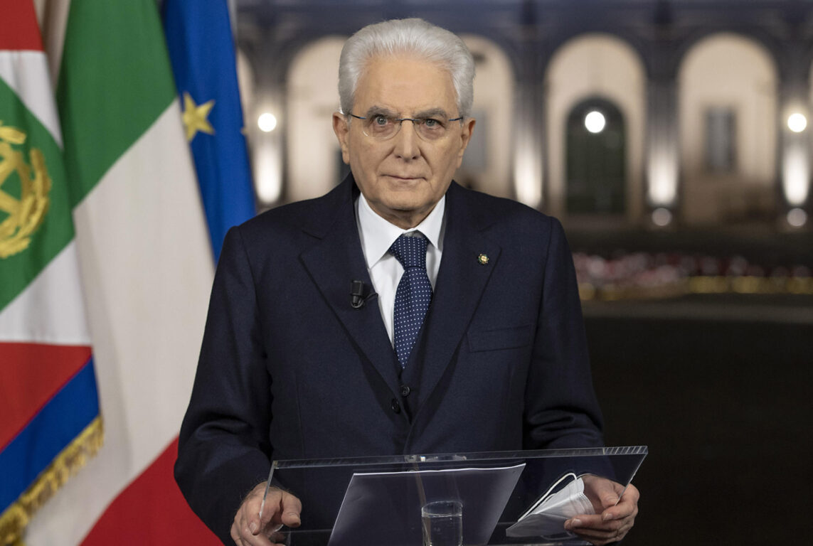 Foto Del Presidente Della Repubblica Negli Uffici Pubblici