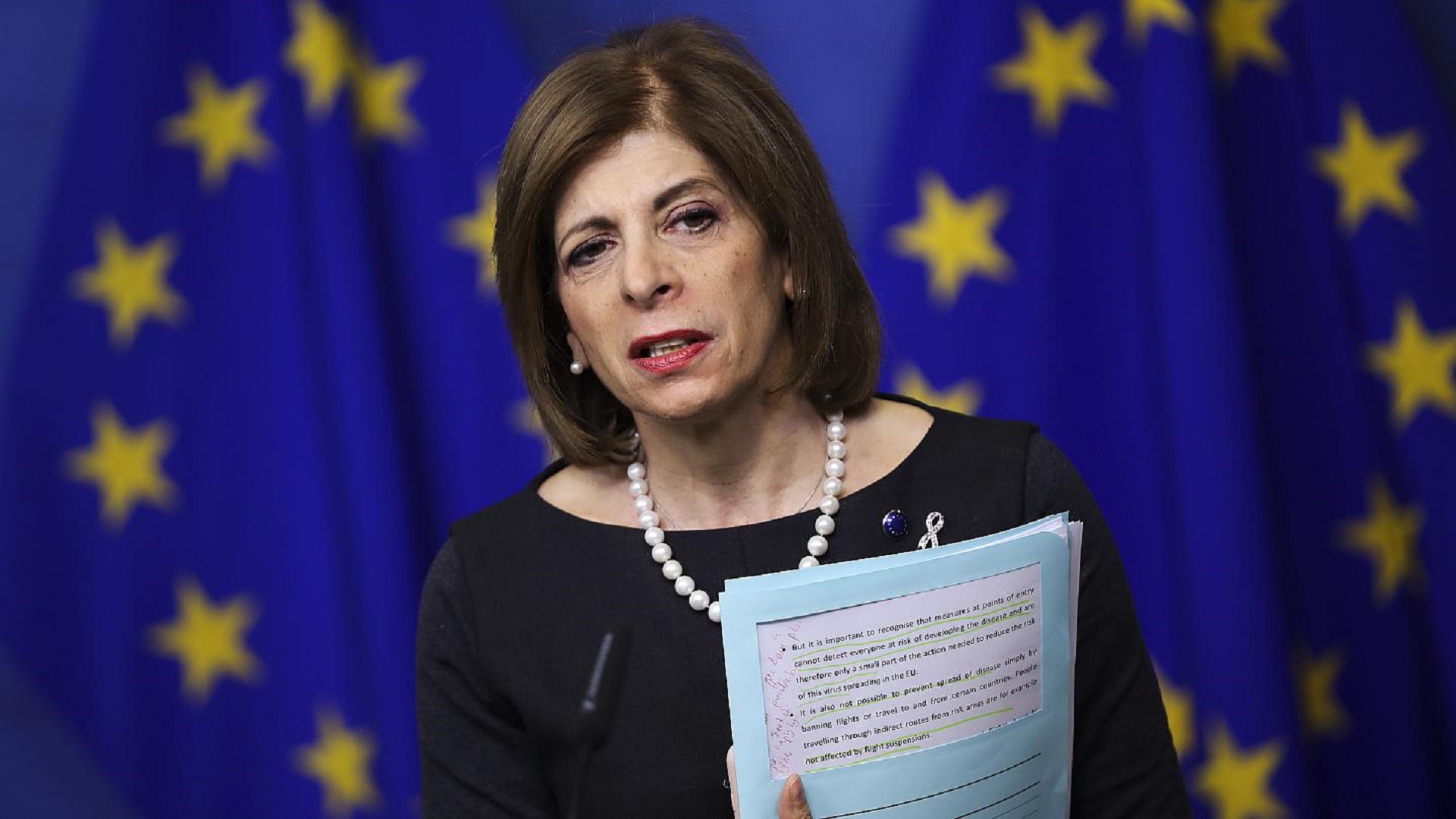 La Commissione Ue alza la voce: «Da Astrazeneca comportamento inaccettabile. Ci diano le dosi prodotte nel Regno Unito» La Commissione Ue alza la voce: «Da Astrazeneca comportamento inaccettabile. Ci diano le dosi prodotte nel Regno Unito»