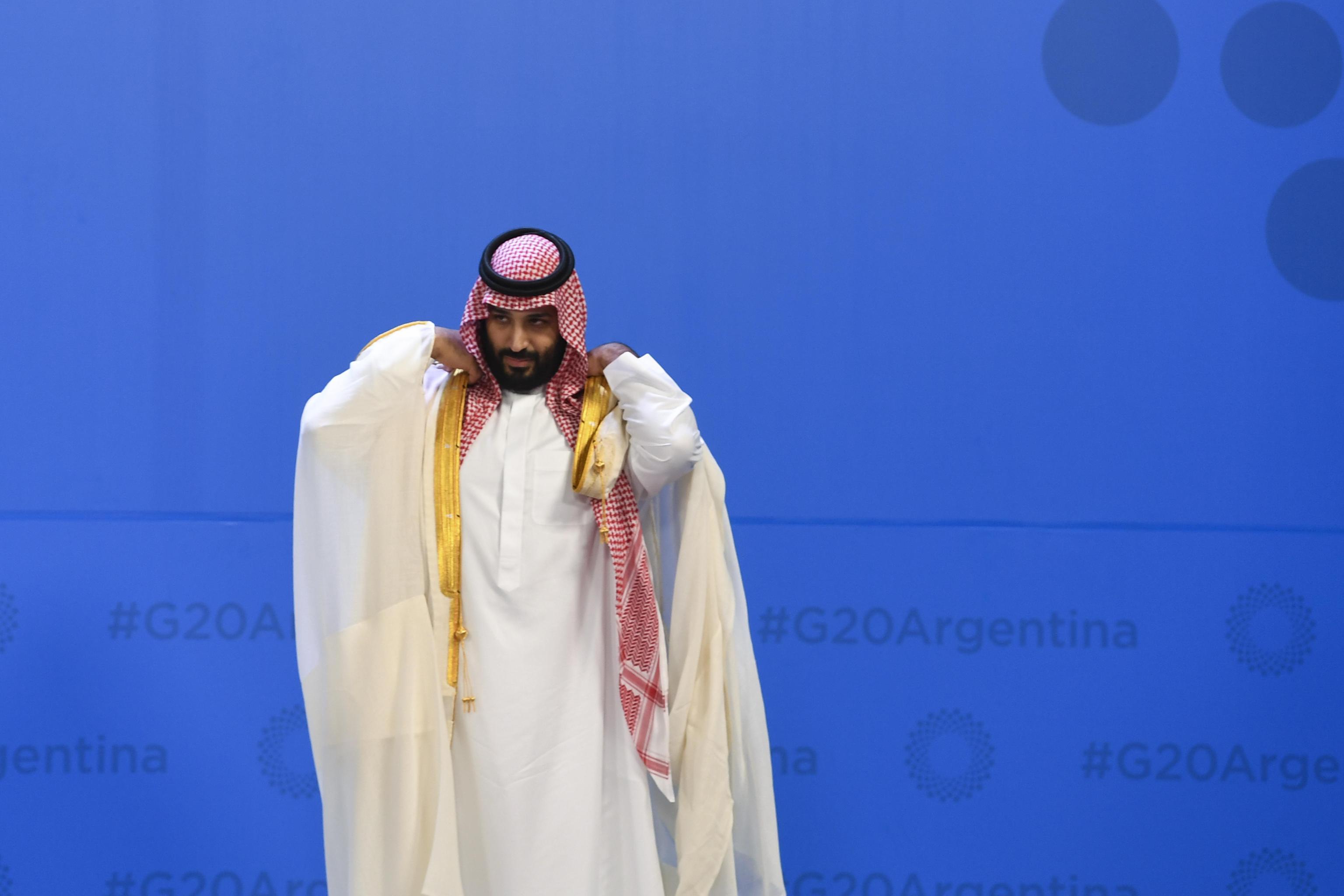 Bin Salman, Fratoianni: “Renzi chiarisca i suoi rapporti con il regime saudita. Aveva promesso di farlo dopo la crisi di governo” Bin Salman, Fratoianni: “Renzi chiarisca i suoi rapporti con il regime saudita. Aveva promesso di farlo dopo la crisi di governo”