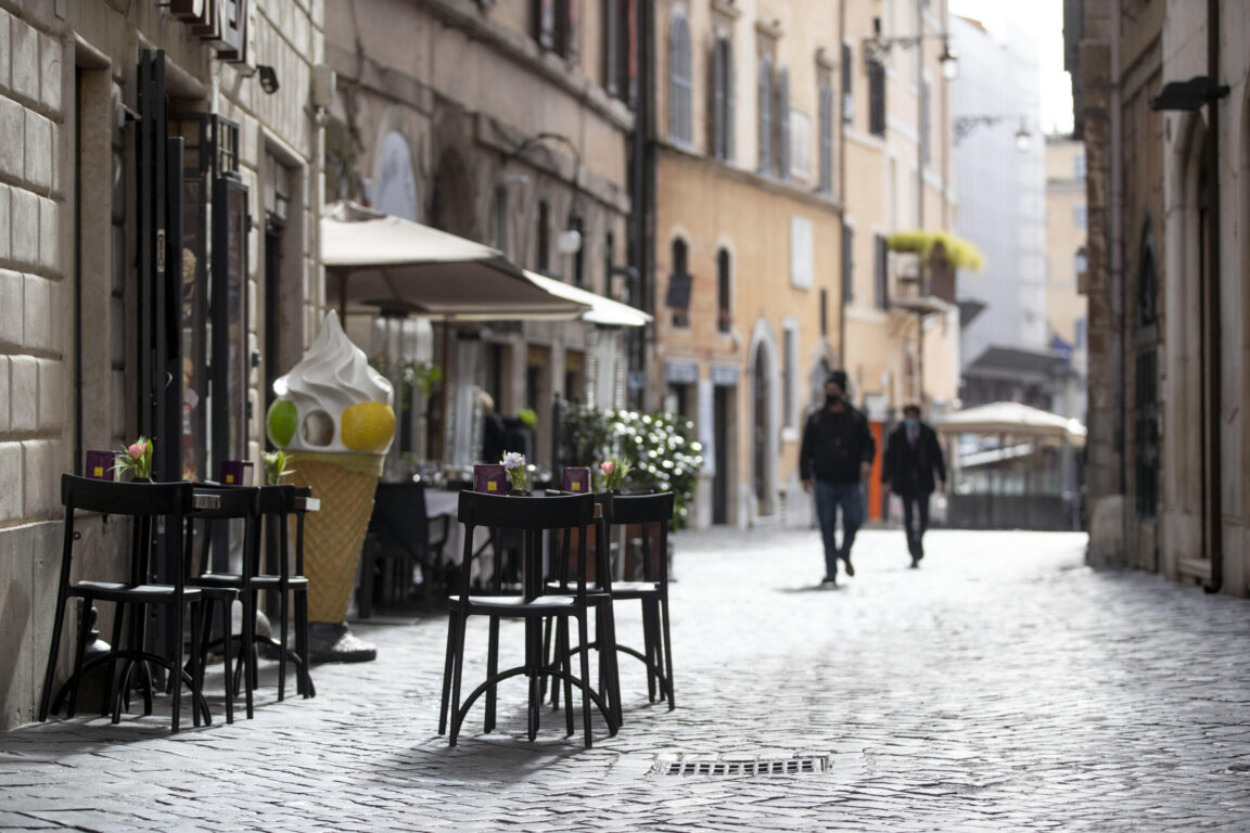 Zona Gialla Regole Ristoranti, Zona Gialla Le Regole Per Viaggiare In Auto E Quelle Per Sedere Al Ristorante Tutti I Consigli Per Evitare Il Contagio Messaggero Veneto Udine, La zona rossa viene proclamata sull'intero territorio nazionale dal 24 dicembre nei giorni 24, 25, 26 e 27 dicembre entra in vigore la zona rossa decisa dal dl 18 dicembre: