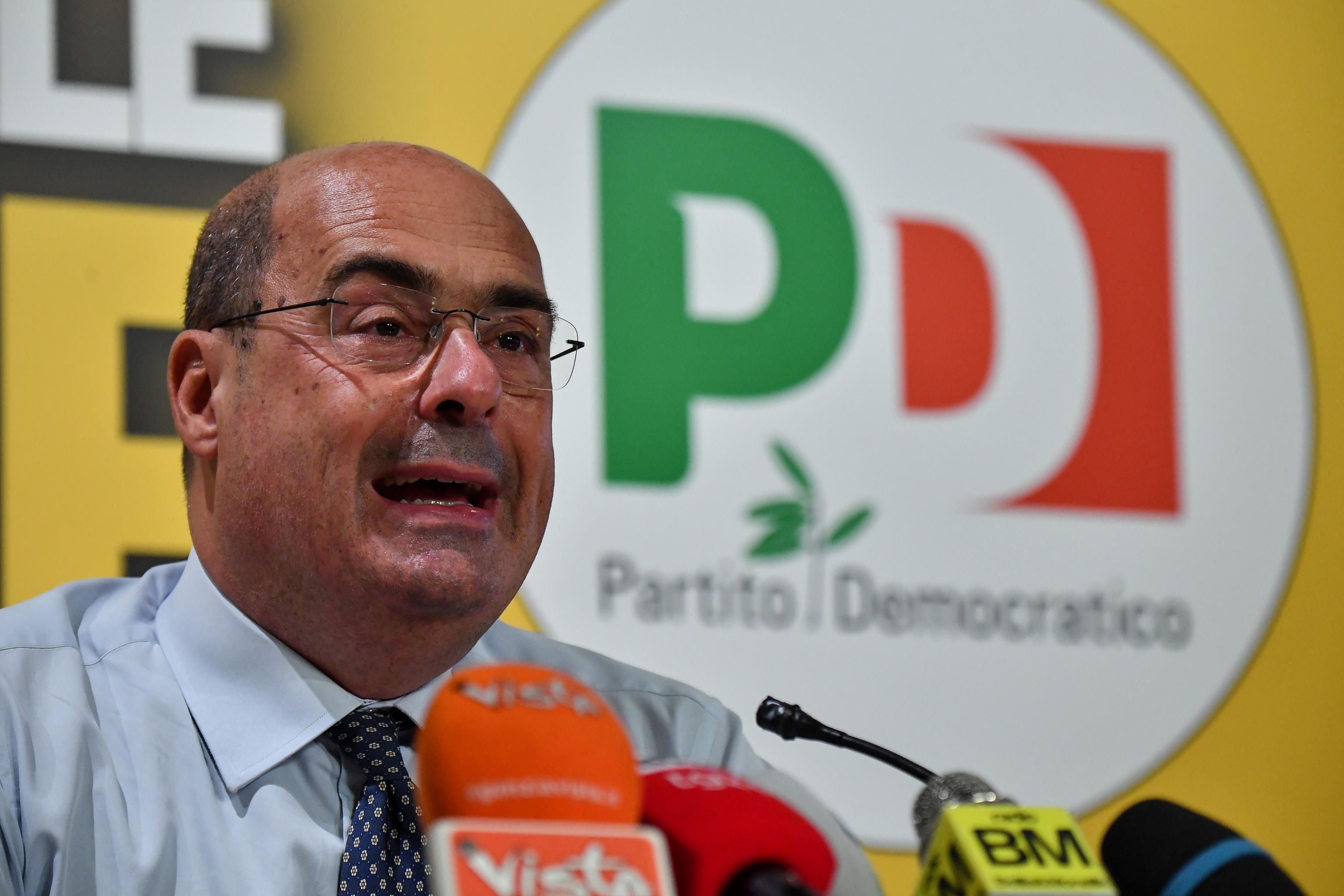 Sangue sulla Statale, frontale da brividi fra due auto: quattro feriti all Sangue sulla Statale, frontale da brividi fra due auto: quattro feriti all