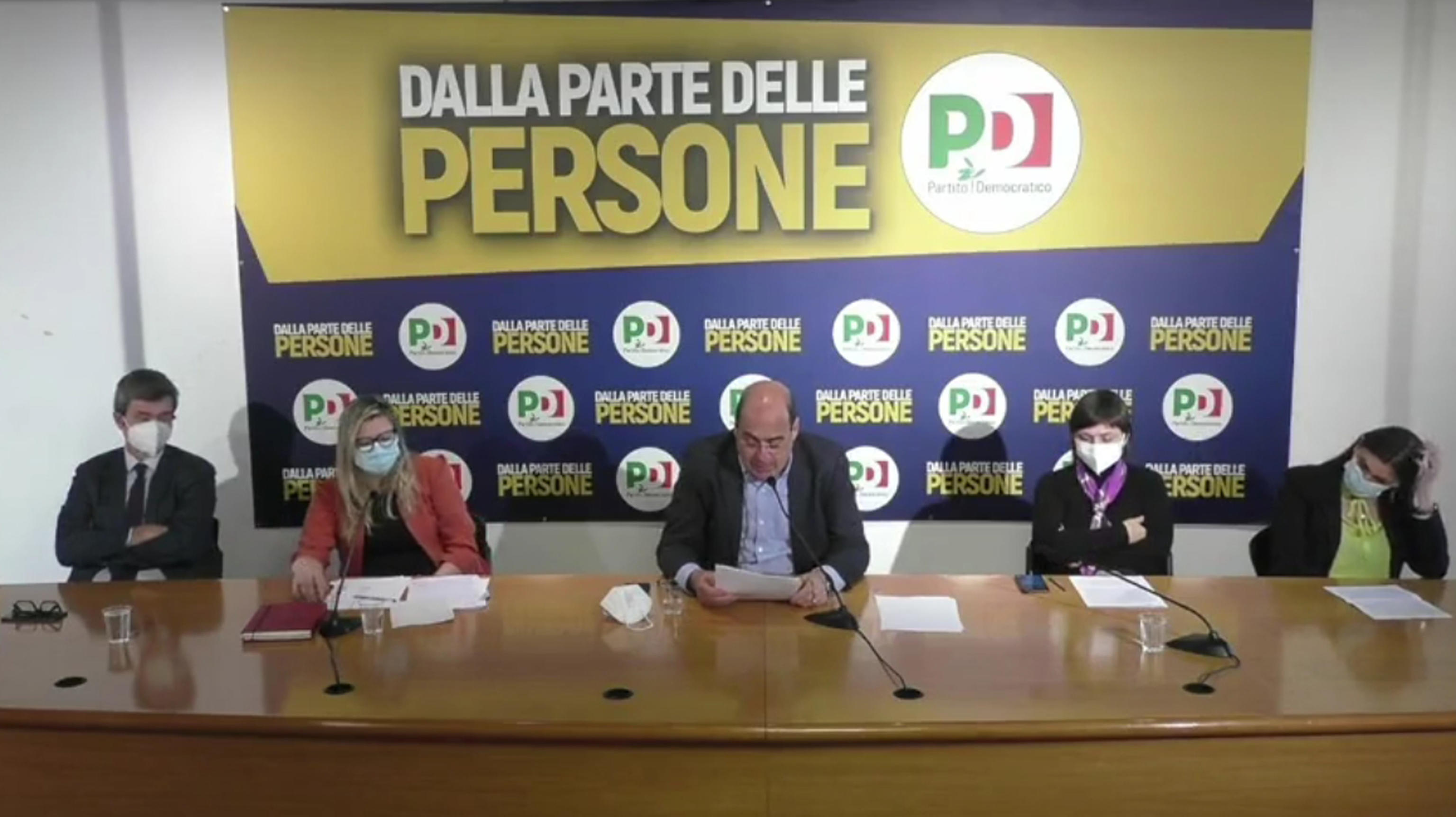 Pd, Zingaretti: «Sulle donne abbiamo sbagliato, ma non siamo all’anno zero. Restiamo uniti per non implodere» Pd, Zingaretti: «Sulle donne abbiamo sbagliato, ma non siamo all’anno zero. Restiamo uniti per non implodere»