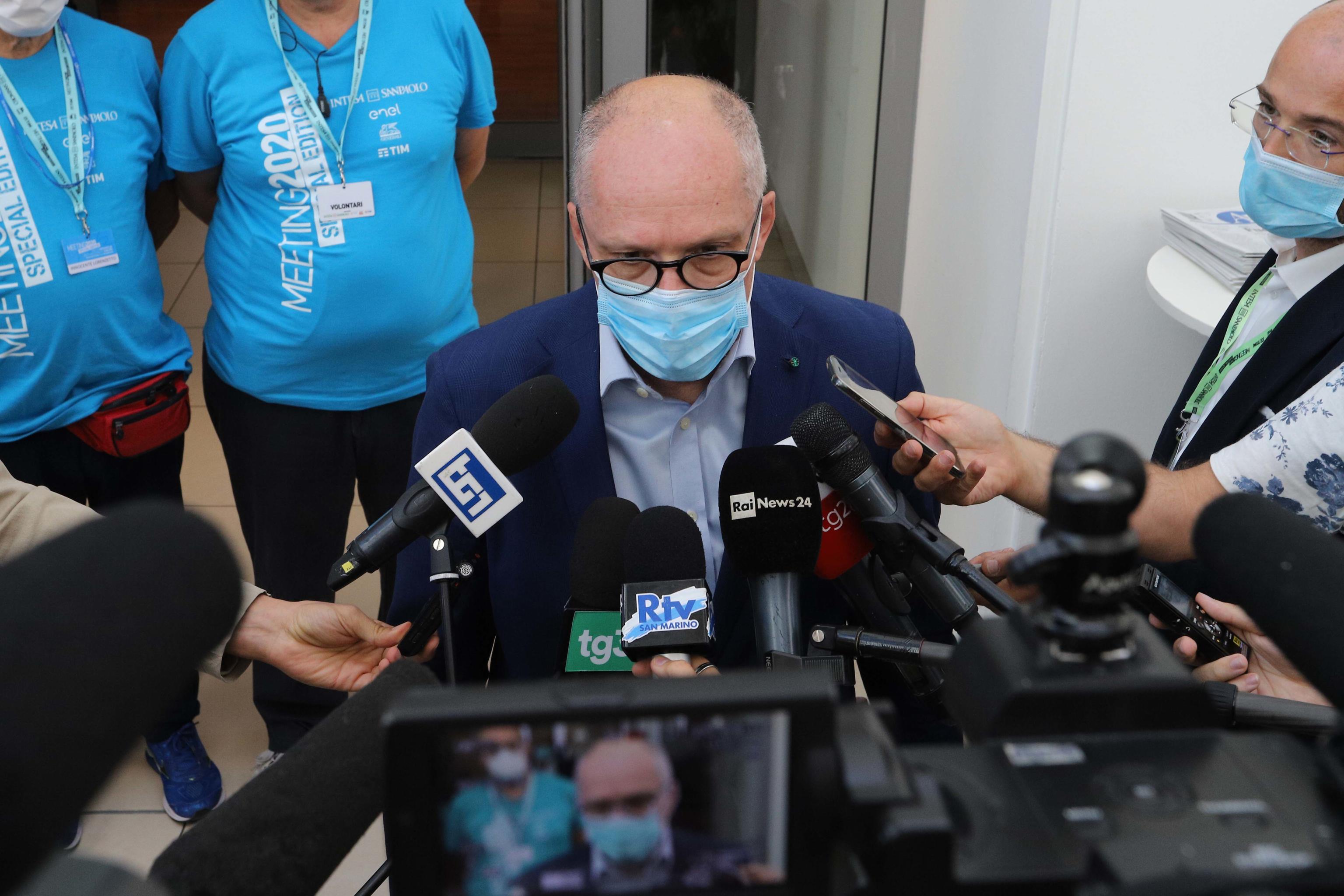 Ricciardi | «Sì alle zone rosse locali | meglio tenere la mascherina» - Vimarsana News