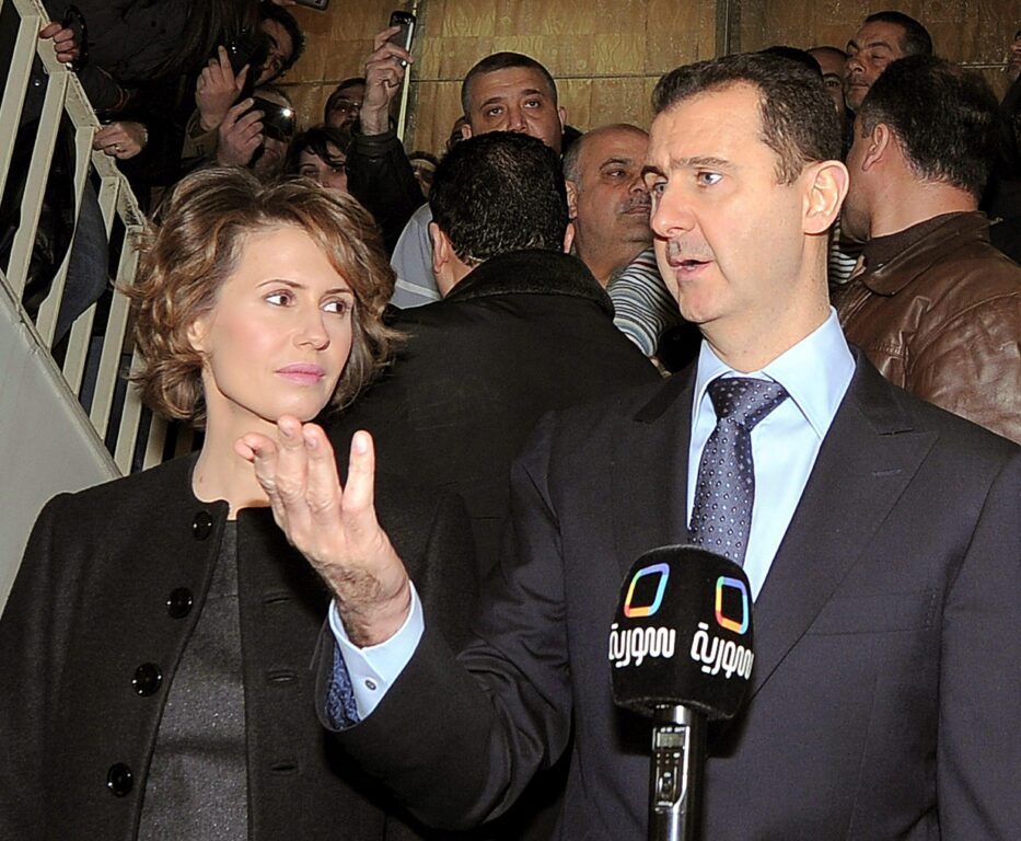 Siria, sotto accusa per crimini di guerra Asma Assad, moglie del presidente  Bashar. Rischia di perdere la cittadinanza britannica - Open