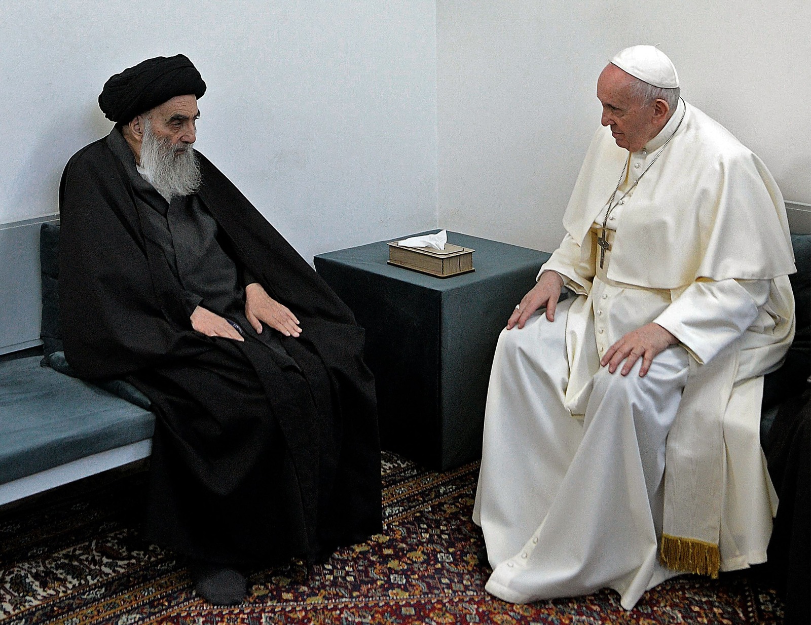 Iraq, Papa Francesco ha incontrato l’ayatollah Alì al-Sistani: «Lo ringrazio per aver levato la sua voce in ...