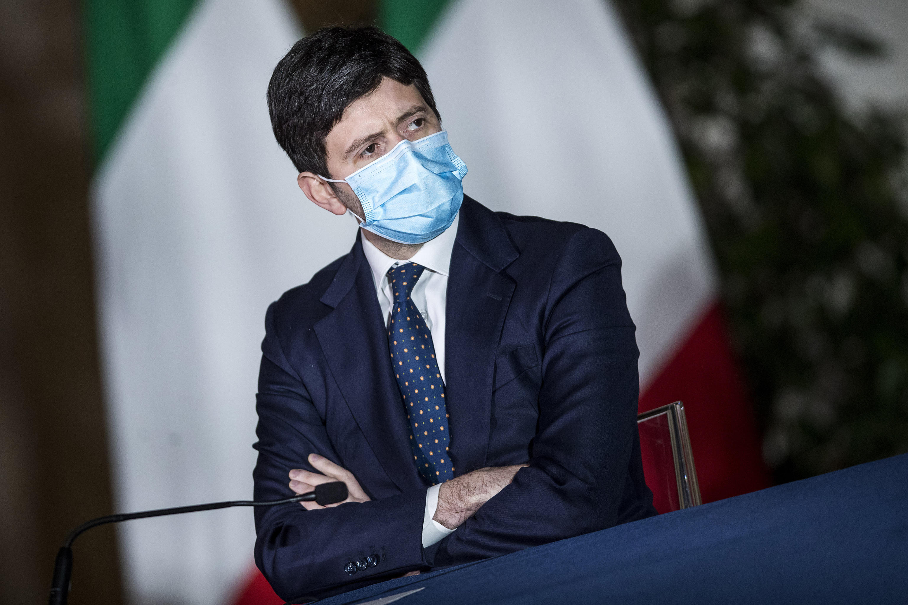 AstraZeneca, Speranza: «Il messaggio è chiaro: vietare l’uso sotto i 60 anni in prima e seconda dose. Le Regioni si adeguino» AstraZeneca, Speranza: «Il messaggio è chiaro: vietare l’uso sotto i 60 anni in prima e seconda dose. Le Regioni si adeguino»