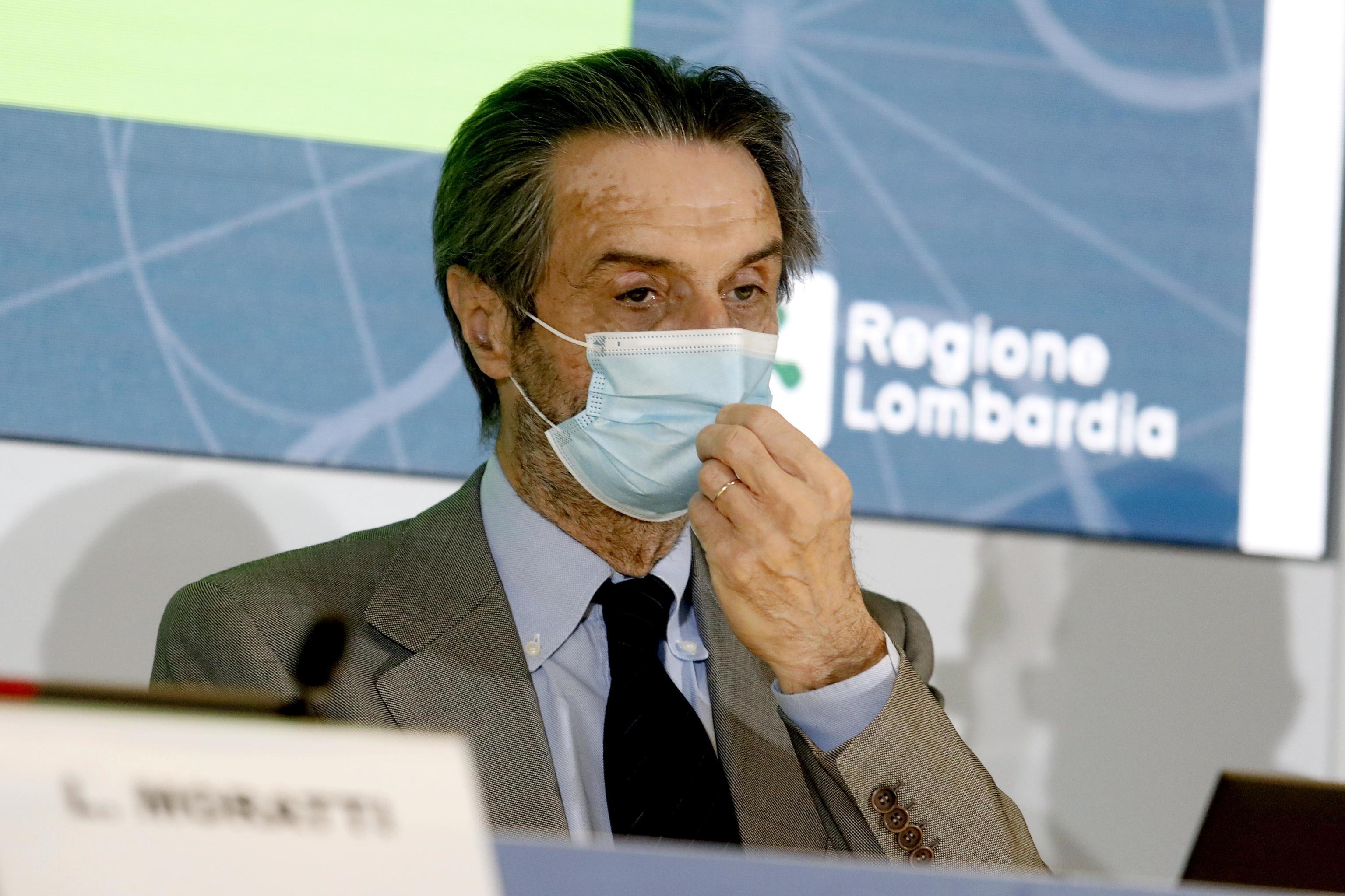 Lombardia, Fontana chiede le dosi di AstraZeneca avanzate: «Figliuolo pronto alla redistribuzione» Lombardia, Fontana chiede le dosi di AstraZeneca avanzate: «Figliuolo pronto alla redistribuzione»