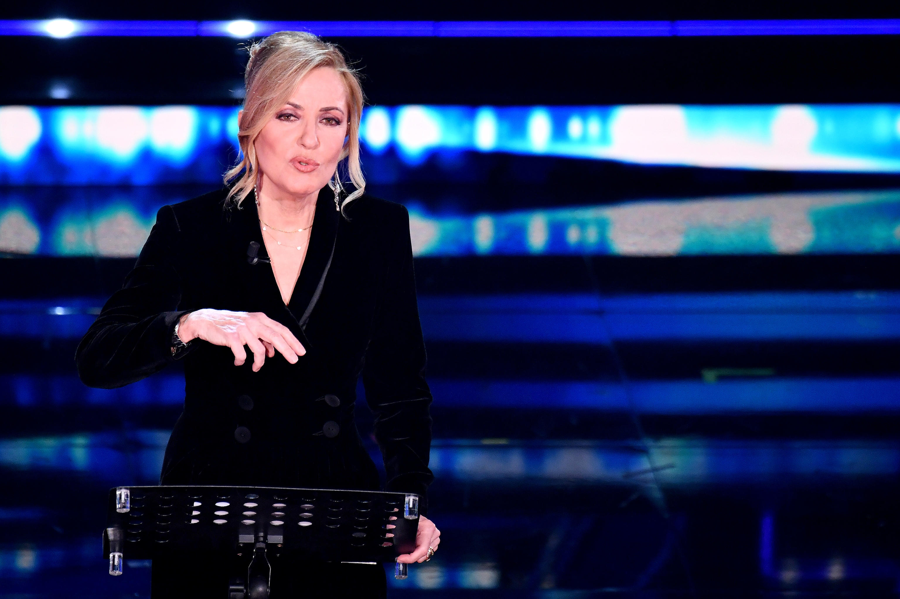 Il monologo di Barbara Palombelli a Sanremo: «Ragazze ribellatevi sempre, non vi fermate e andate incontro al futuro» – Il video Il monologo di Barbara Palombelli a Sanremo: «Ragazze ribellatevi sempre, non vi fermate e andate incontro al futuro» – Il video