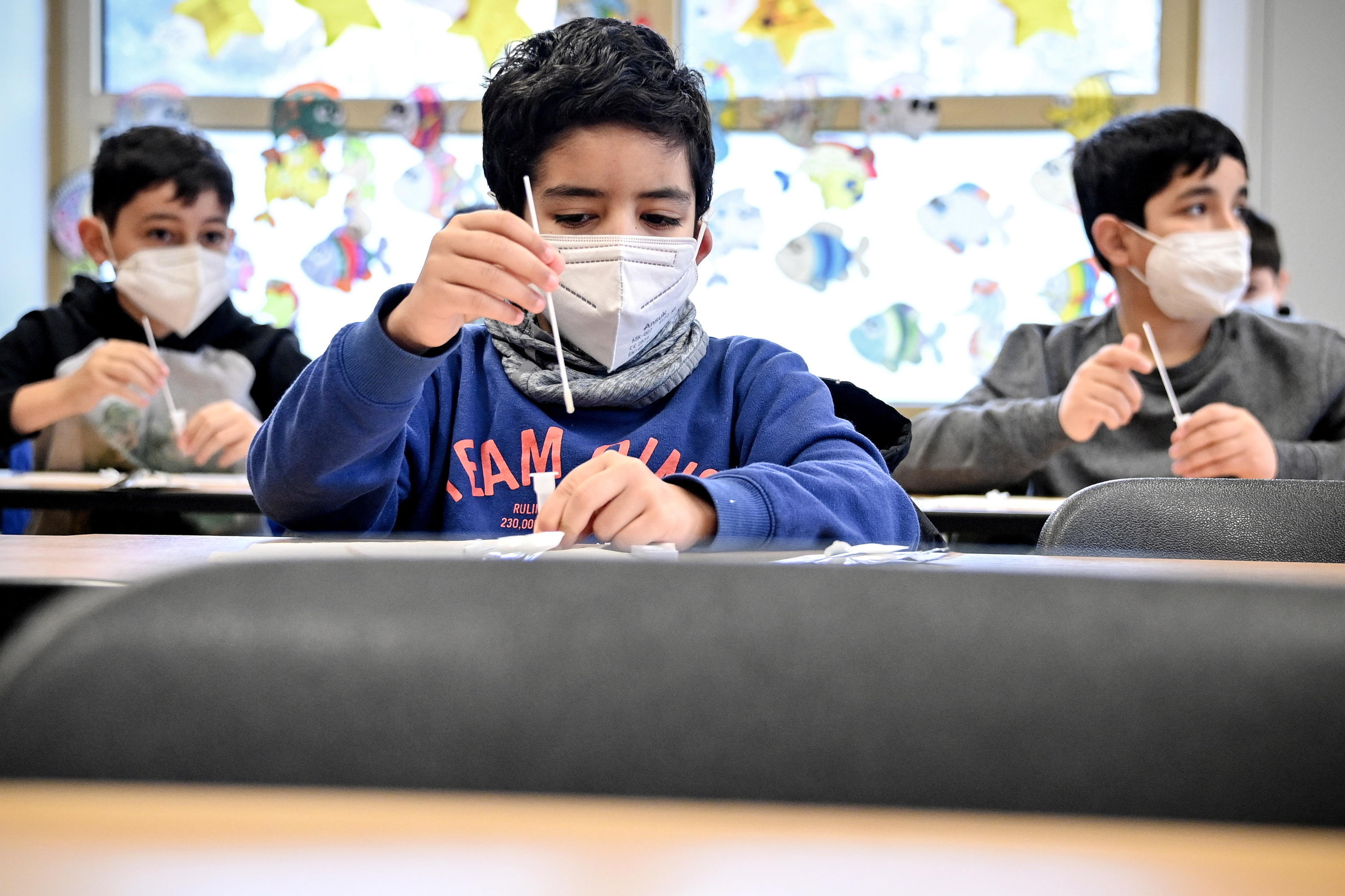 Da oggi gli esami di terza media | allarme di Save the children su Dad e "povertà digitale" | il 30% dei 13enni non sa scaricare un file dalla piattaforma della scuola - Vimarsana News