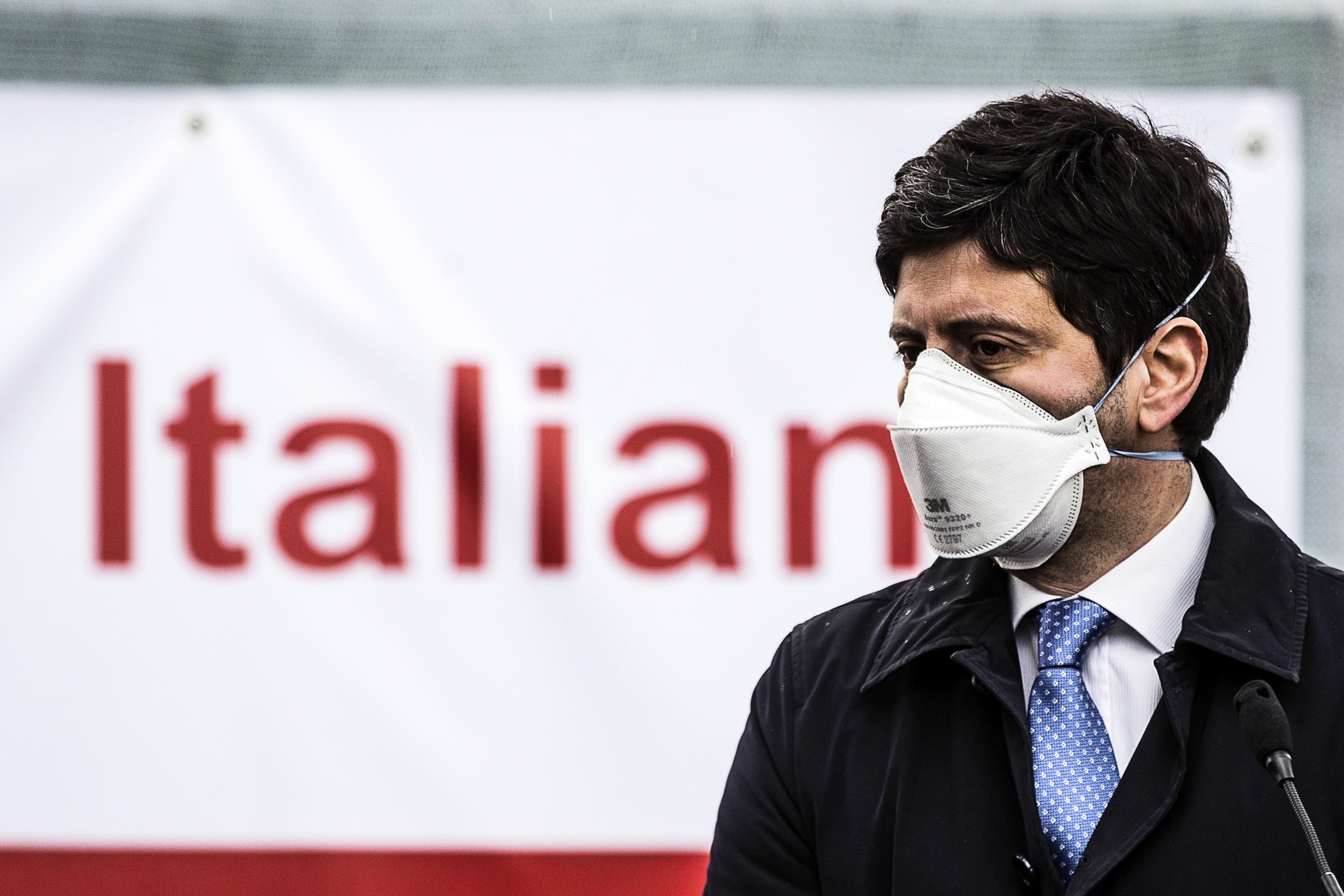 Coronavirus, Speranza agli Internazionali di Tennis: «Bello rivedere il pubblico in sicurezza». A Sydney via le restrizioni Coronavirus, Speranza agli Internazionali di Tennis: «Bello rivedere il pubblico in sicurezza». A Sydney via le restrizioni