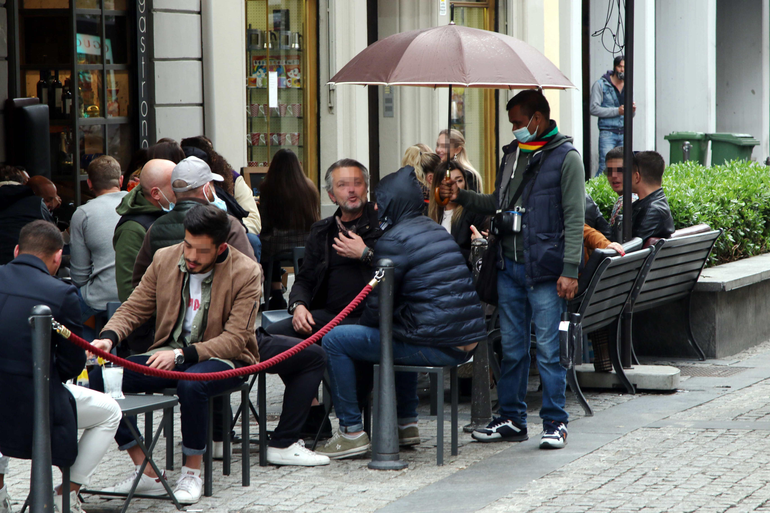 Coronavirus, in Lombardia 43 decessi. Diminuiscono i nuovi ingressi in terapia intensiva: 13 (ieri 24) Coronavirus, in Lombardia 43 decessi. Diminuiscono i nuovi ingressi in terapia intensiva: 13 (ieri 24)