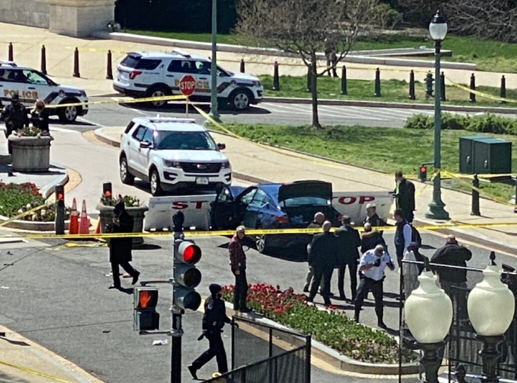 Agenti investiti vicino al Congresso, Capitol Hill in lockdown