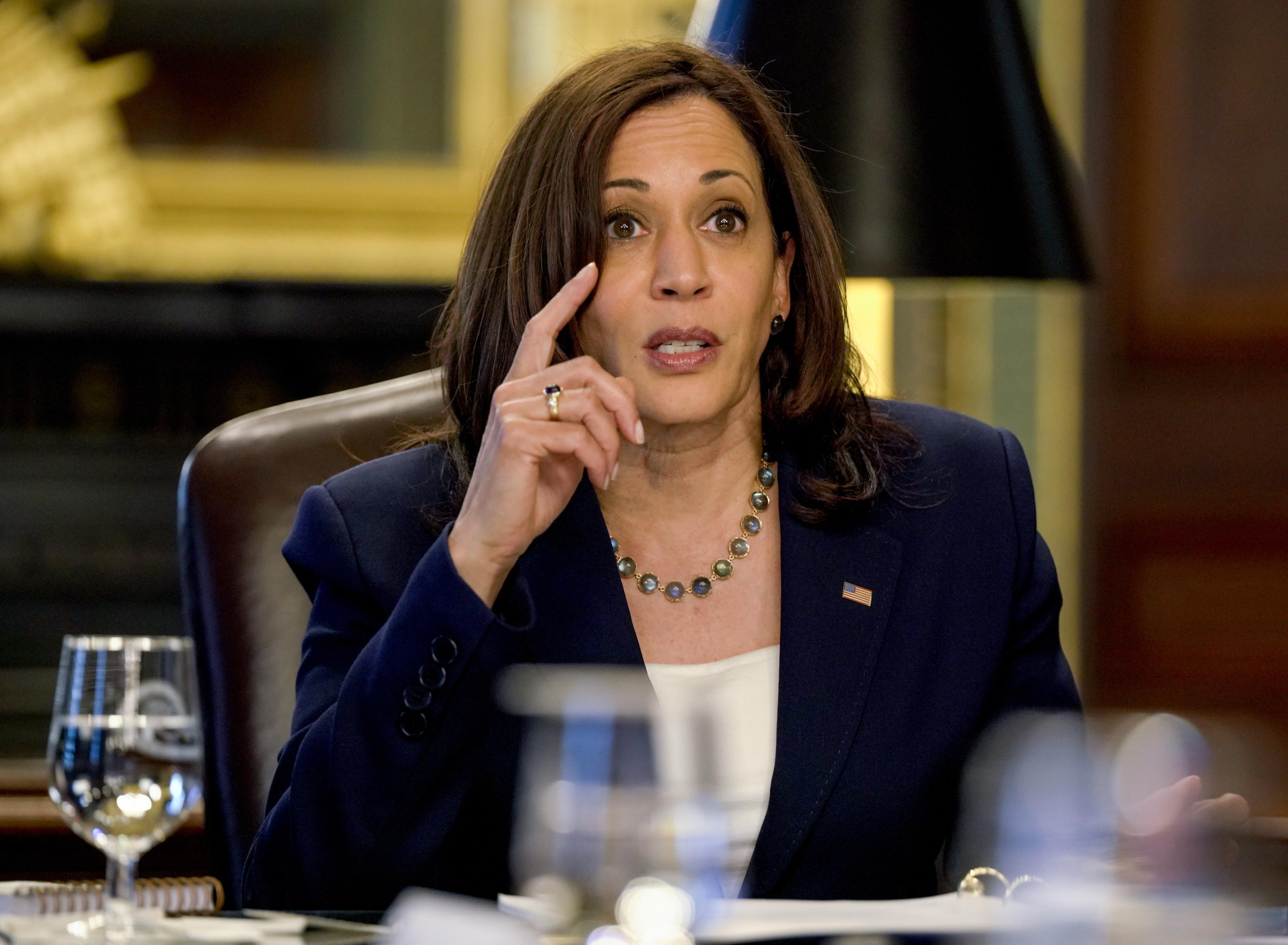 Sospeso per un mese il docente della Statale di Milano per il post sessista contro Kamala Harris Sospeso per un mese il docente della Statale di Milano per il post sessista contro Kamala Harris
