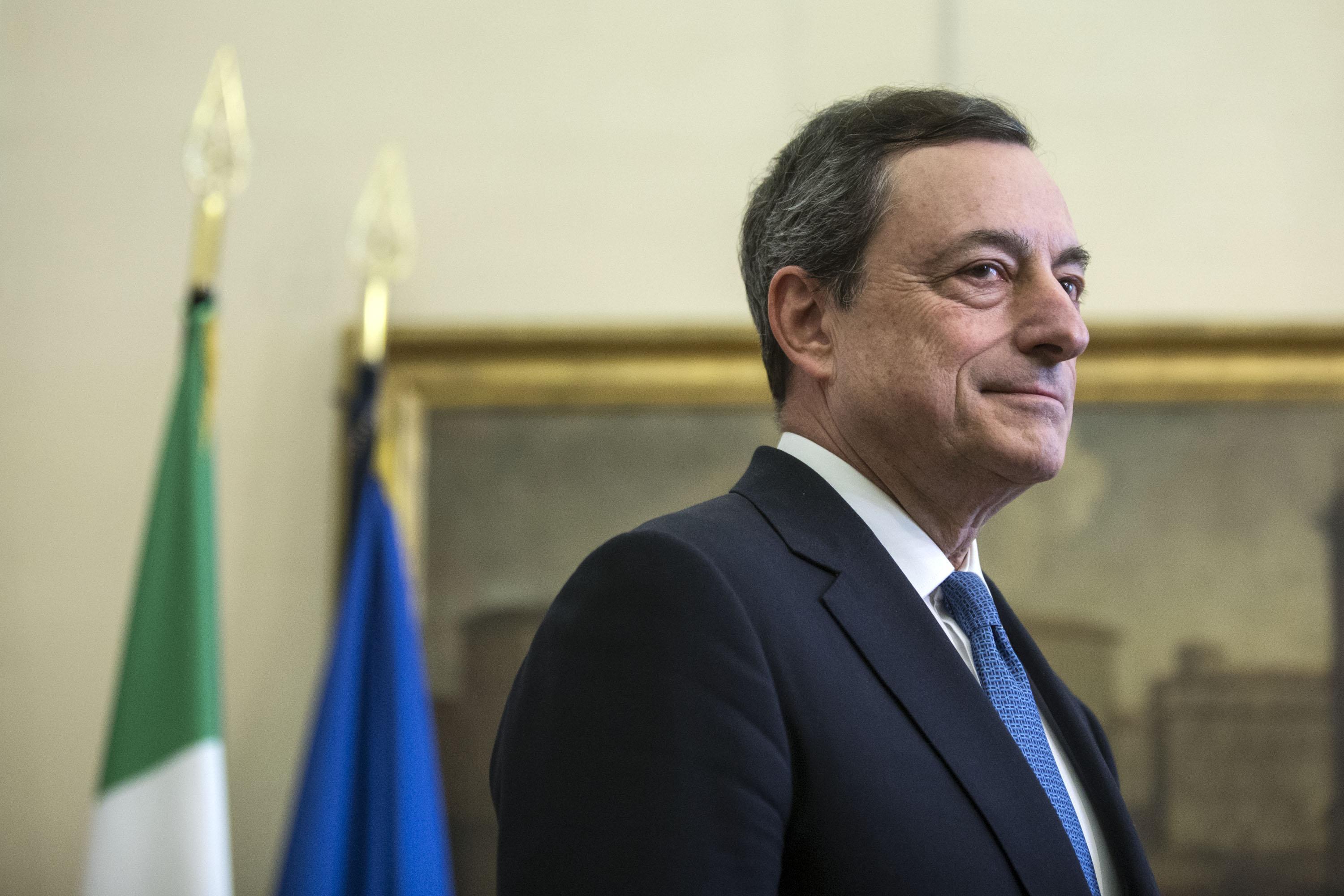Vaccini, l’assist di Draghi a Biden. Il premier sarebbe a favore della sospensione dei brevetti Vaccini, l’assist di Draghi a Biden. Il premier sarebbe a favore della sospensione dei brevetti