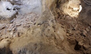 scoperta-uomini-neanderthal-grotta-guattari-circeo05 Ufficio Stampa Mic / Emanuele Antonio Minerva | Scoperti i resti di 9 uomini di Neanderthal al Circeo