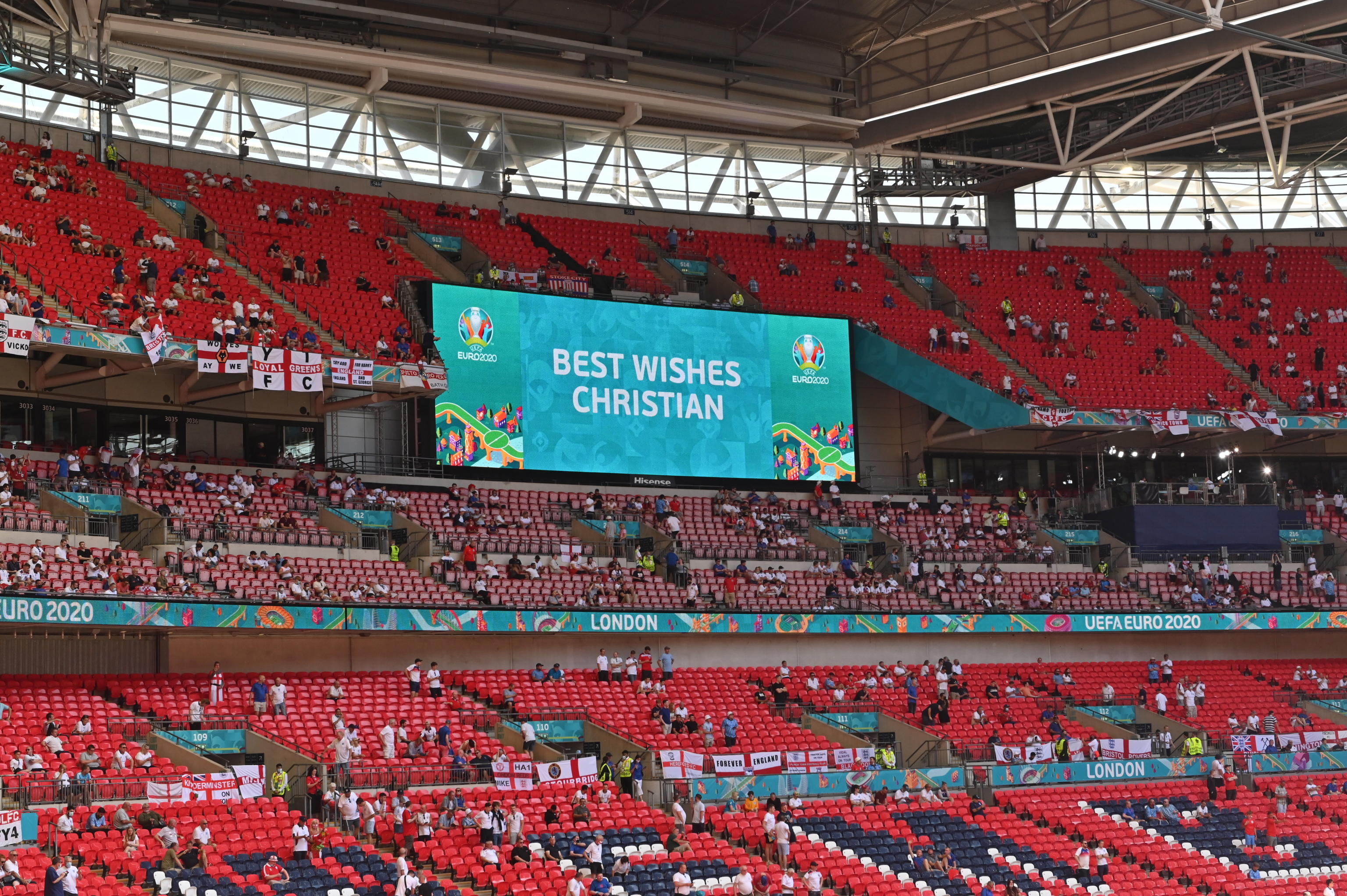 «Christian, stay strong!»: gli auguri delle nazionali dell’Europeo a Eriksen – Il video «Christian, stay strong!»: gli auguri delle nazionali dell’Europeo a Eriksen – Il video