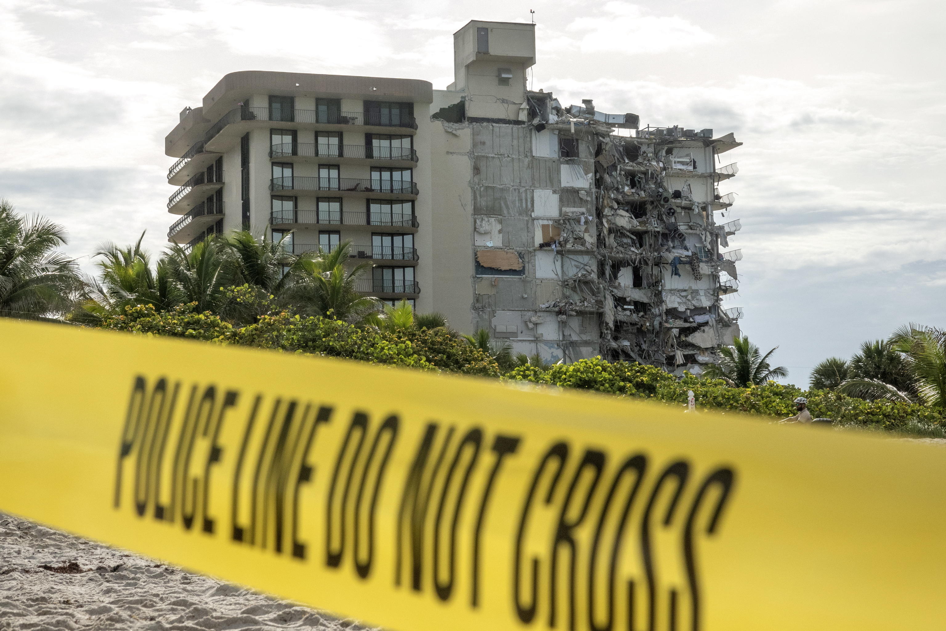 «Erano sui balconi e urlavano»: la ricostruzione degli ultimi minuti prima del crollo del palazzo Miami - Vimarsana News