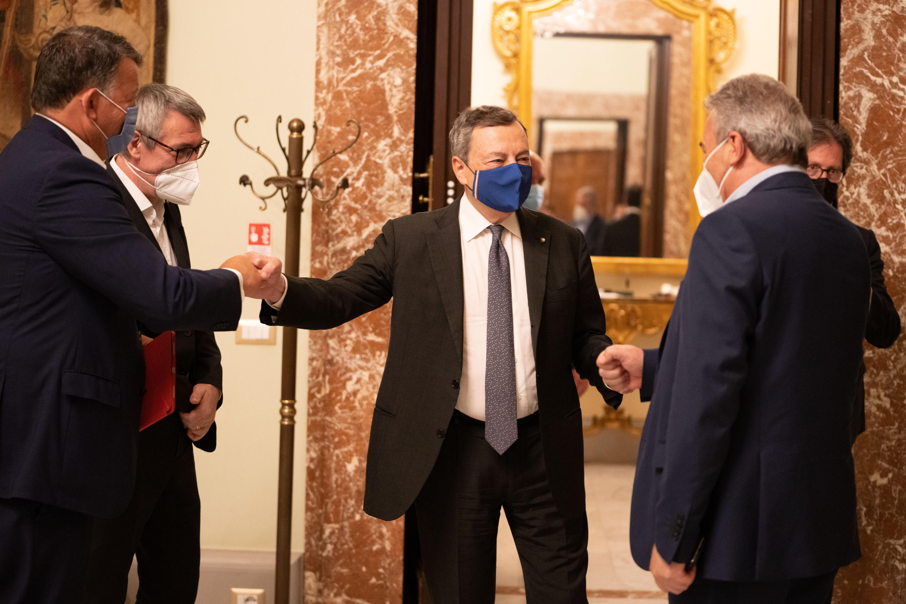 Draghi incontra i sindacati, Landini: «Il Green pass non diventi strumento per licenziare» – Il video Draghi incontra i sindacati, Landini: «Il Green pass non diventi strumento per licenziare» – Il video