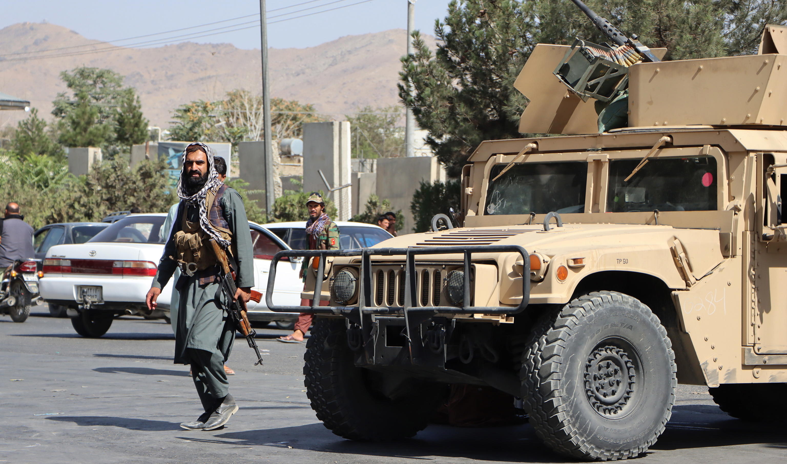 Afghanistan | talebani | «Presto prenderemo il pieno controllo dell'aeroporto» Dopo 20 anni termina la missione del Regno Unito - Vimarsana News