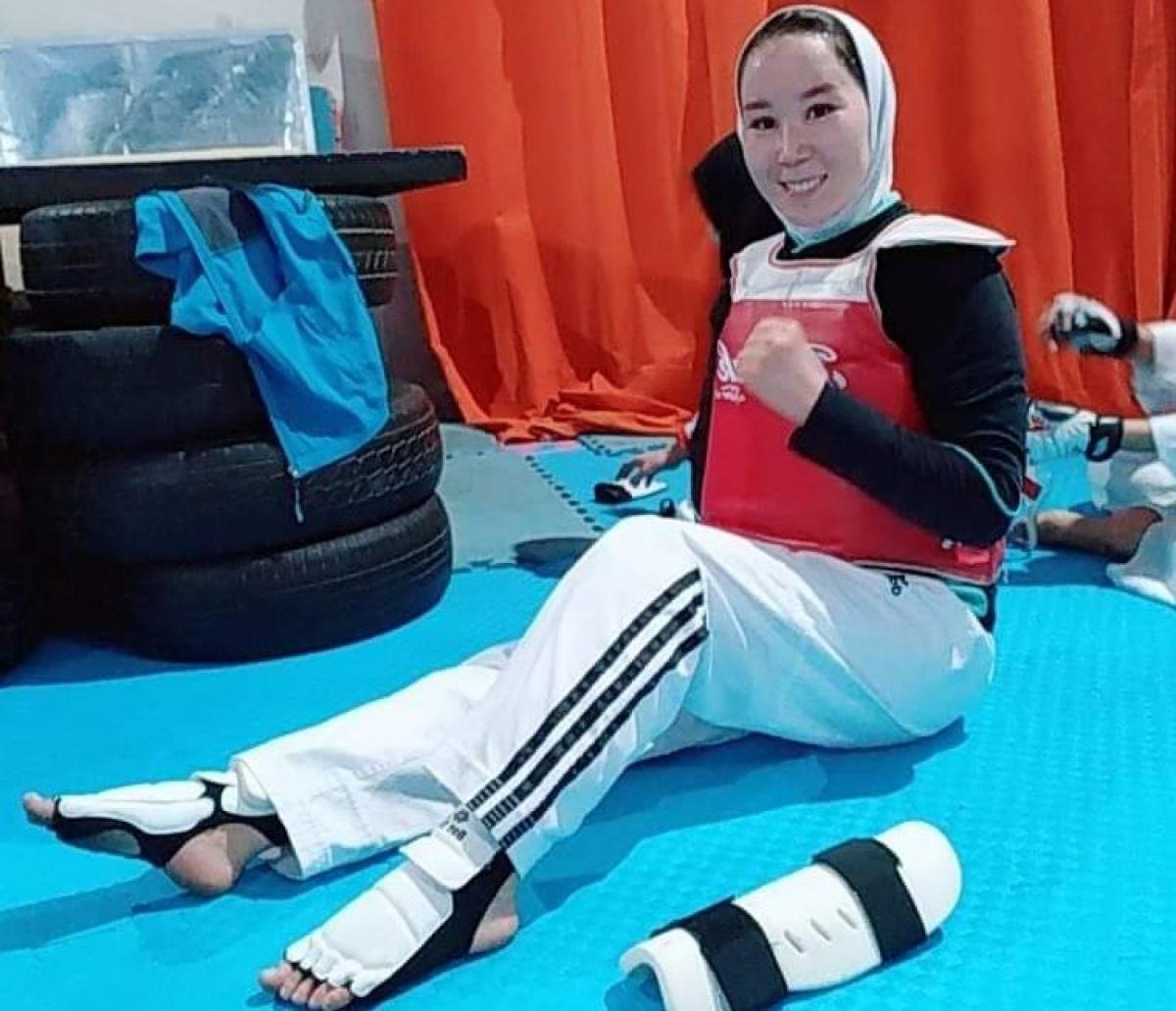 Il lungo viaggio di Zakia Khudadadi | l'atleta paralimpica afgana arrivata a Tokyo dopo la fuga da Kabul - Vimarsana News