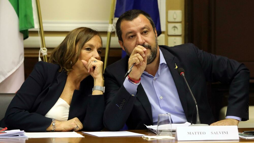Salvini voleva le dimissioni di Lamorgese ma ora si accontenta di mettere Rixi al posto di Durigon - Vimarsana News